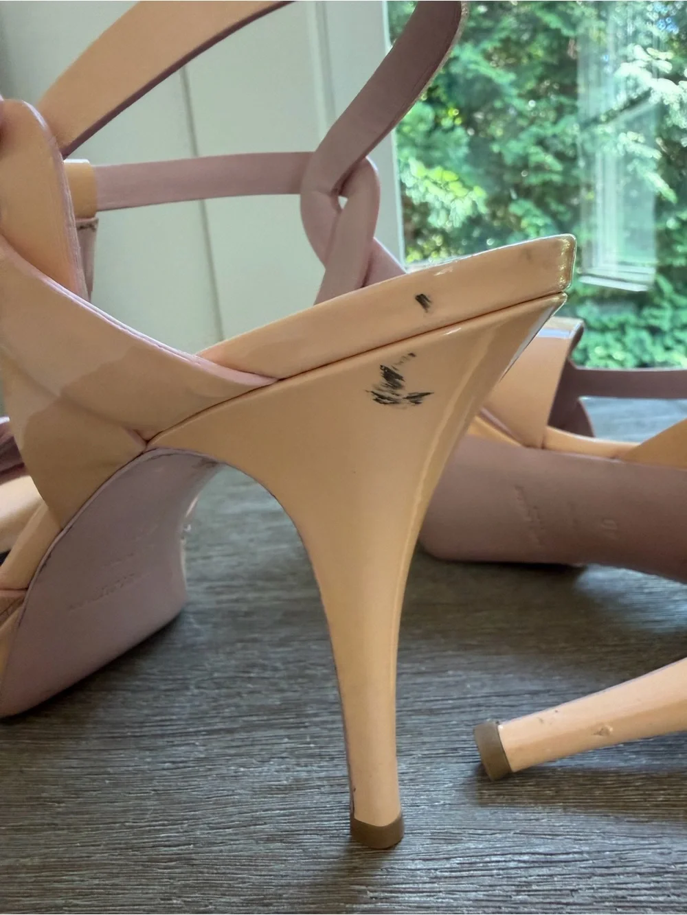 Saint Laurent Blush Patent Leather T-Strap Knot Sandals - Picture 9 of 12